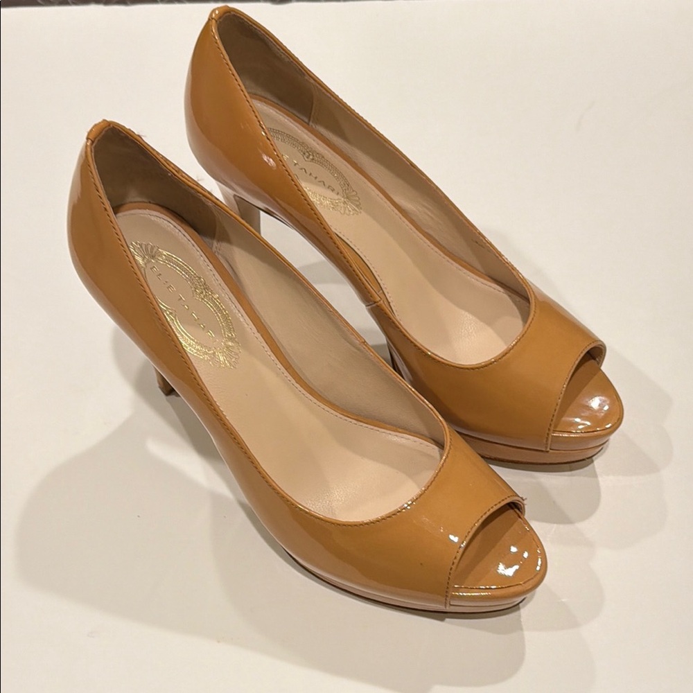 EXCELLENT condition - Nude Elie Tahari Nude Peep-Toe Platform Heels - Sz 38
